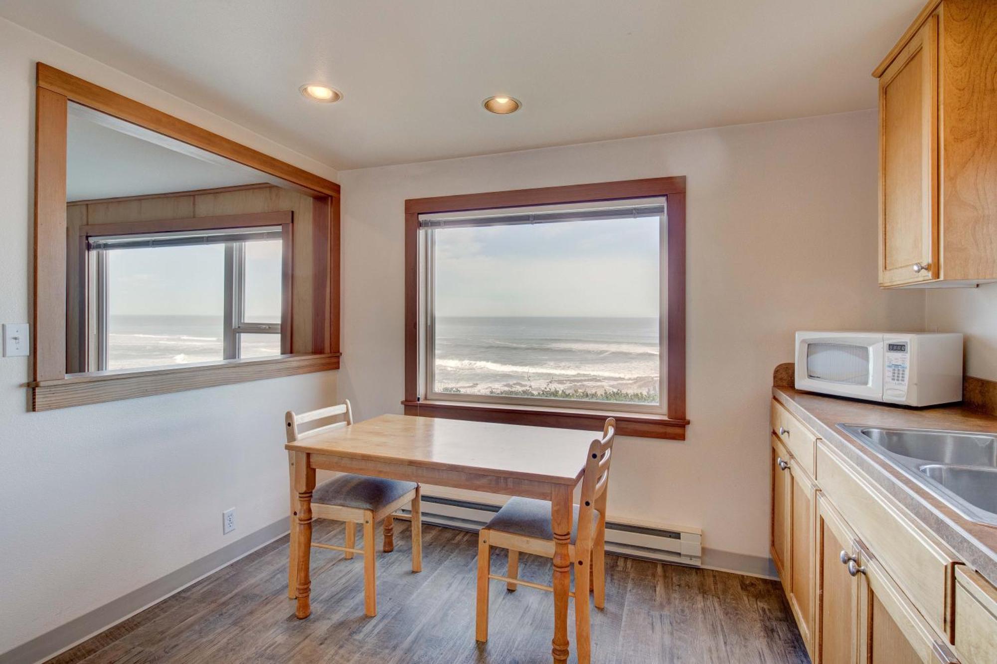 לינקולן סיטי Ester Lee Oceanview Inn מראה חיצוני תמונה